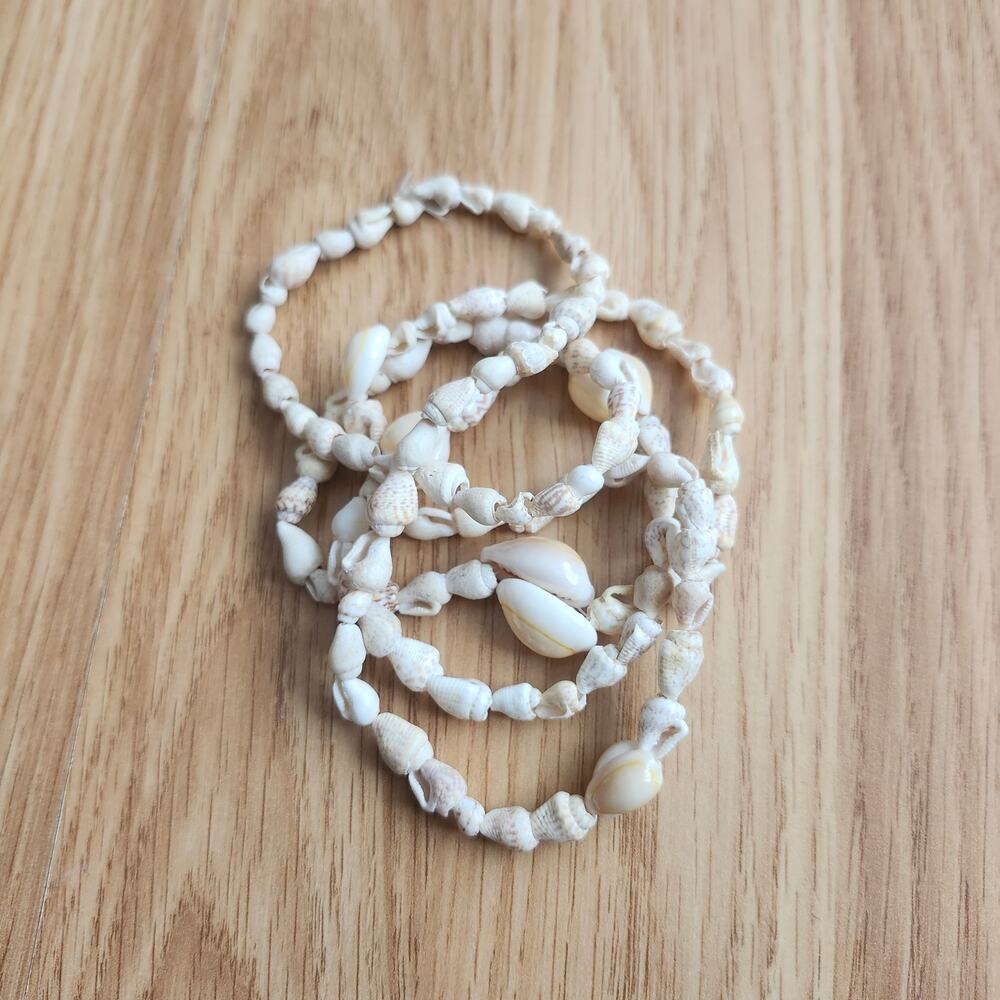 Vintage Style Puka Shell Necklace Surfer Beach Boho Y2K Slip On No Clasp Strand